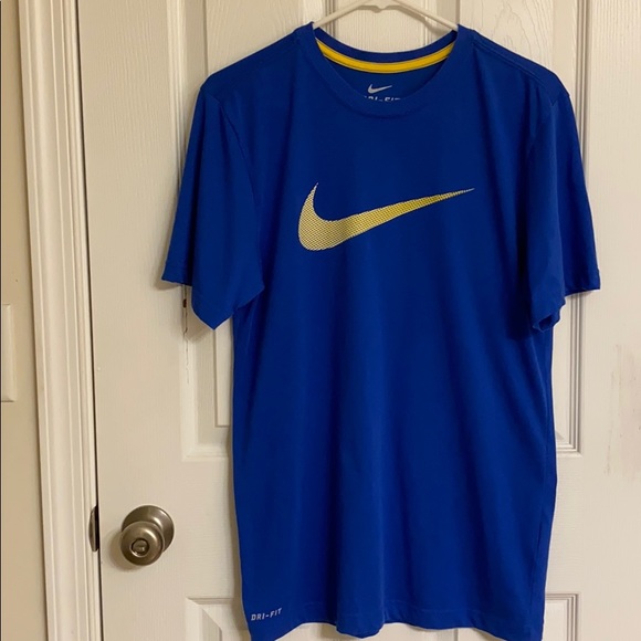 Nike Dri-Fit Blue Short Sleeve T-shirt Yellow Nike Logo Rayon-blend Size Small - Picture 1 of 8